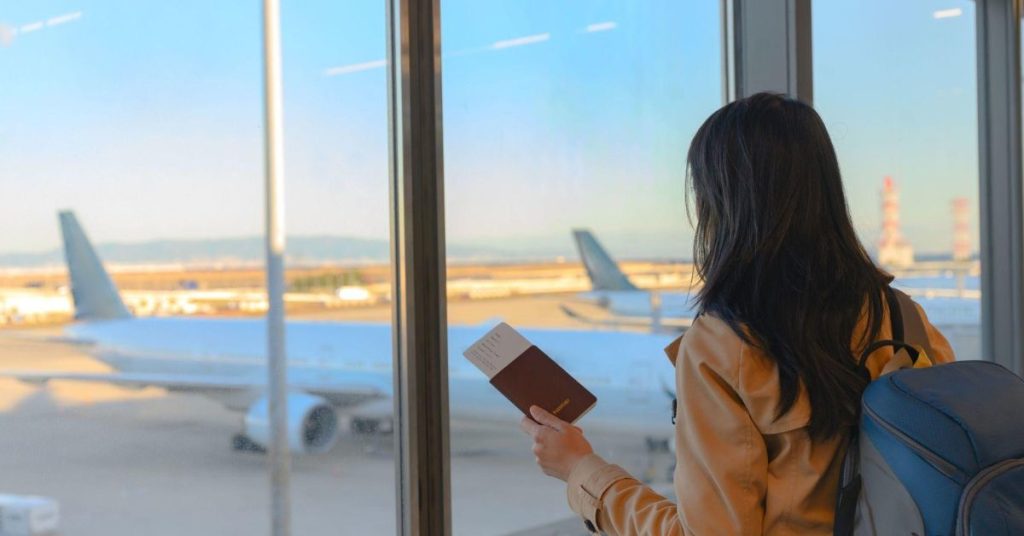 10 Ways To Save Money At The Airport
